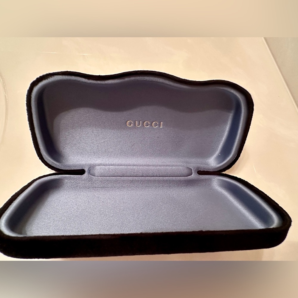 GUCCI Eyeglass / Sunglass Hard Case – Velvet with Light Gray Interior